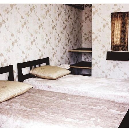 Семейный Дворик Сухум Номер фото